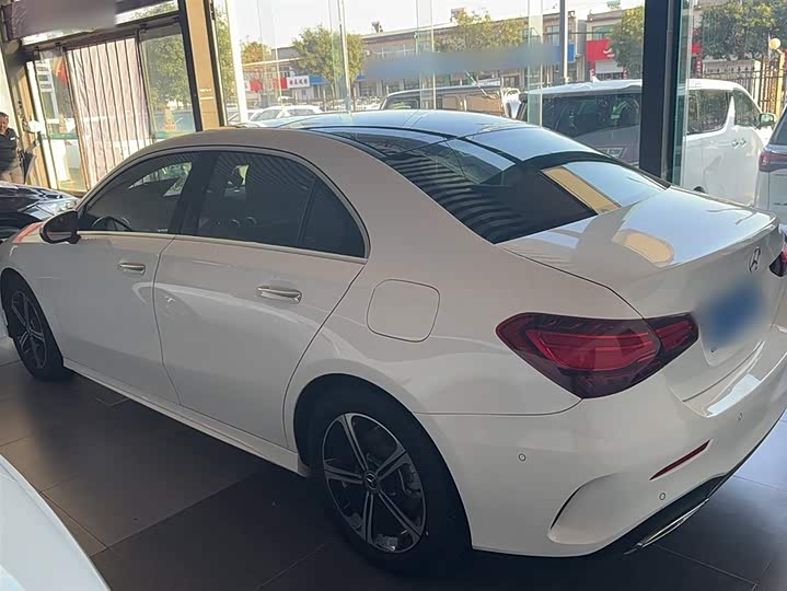 Фото 8 - Mercedes-Benz A-Class