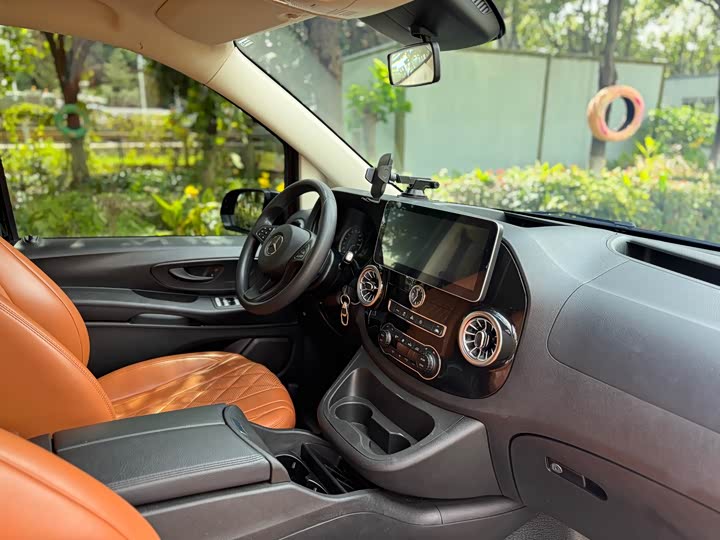 Фото 9 - Mercedes-Benz Vito