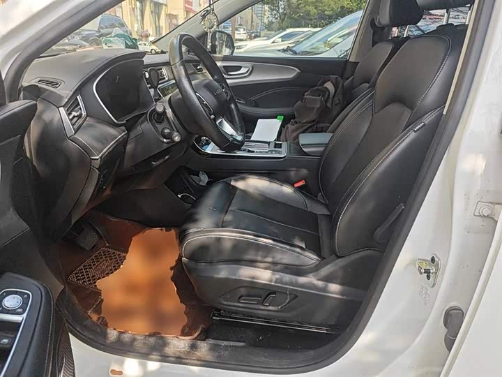 Фото 8 - Roewe RX5