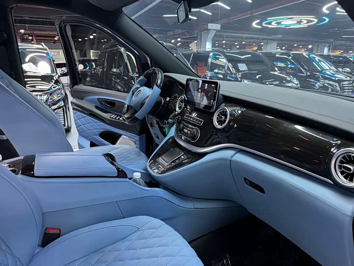 Фото 24 - Mercedes-Benz Vito