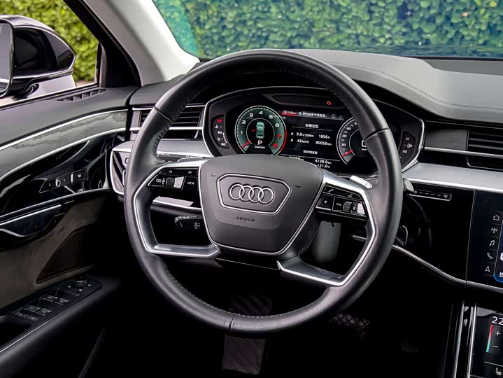 Фото 15 - Audi A8