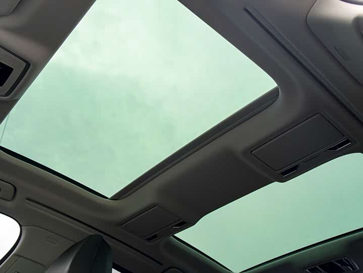 Фото 19 - Audi A8