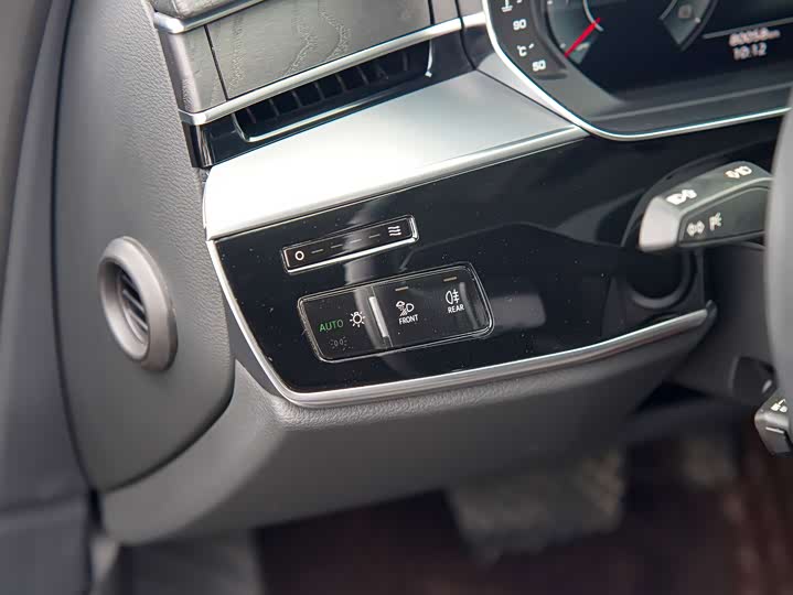 Фото 20 - Audi A8