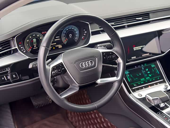 Фото 9 - Audi A8