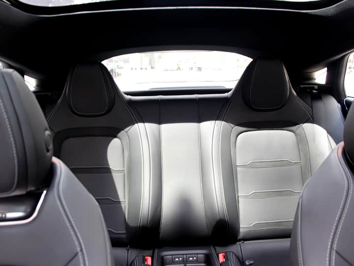 Фото 18 - Mercedes-Benz AMG GT