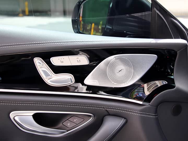 Фото 6 - Mercedes-Benz AMG GT