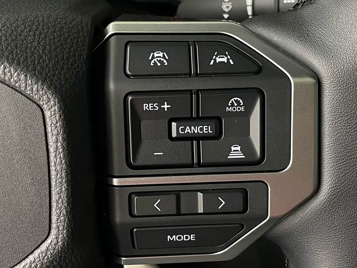 Фото 23 - Toyota Prado