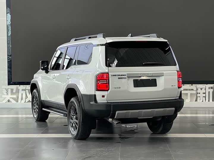 Фото 4 - Toyota Prado