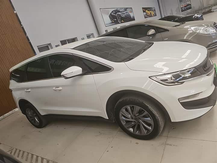 Фото 5 - Geely Jiaji Hybrid