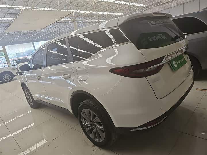 Фото 8 - Geely Jiaji Hybrid