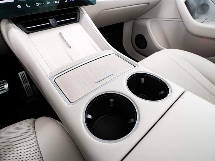 Фото 15 - Luxeed R7