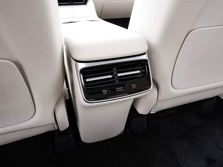 Фото 18 - Luxeed R7