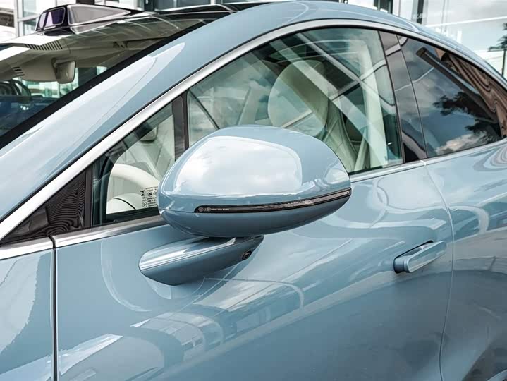 Фото 21 - Luxeed R7