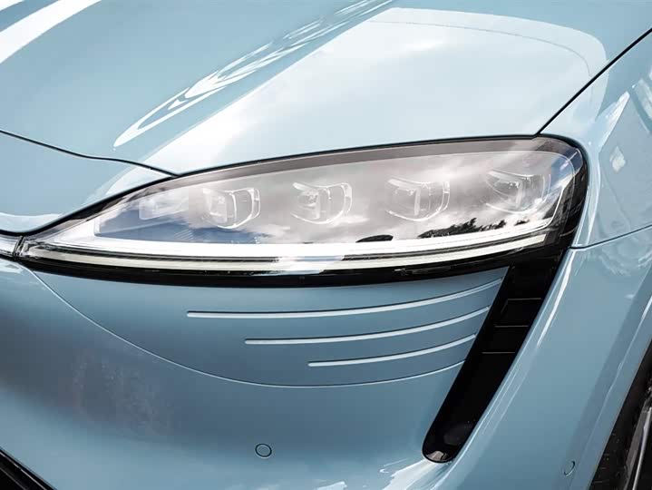 Фото 22 - Luxeed R7