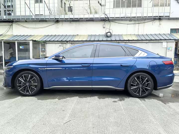 Фото 13 - BYD Han