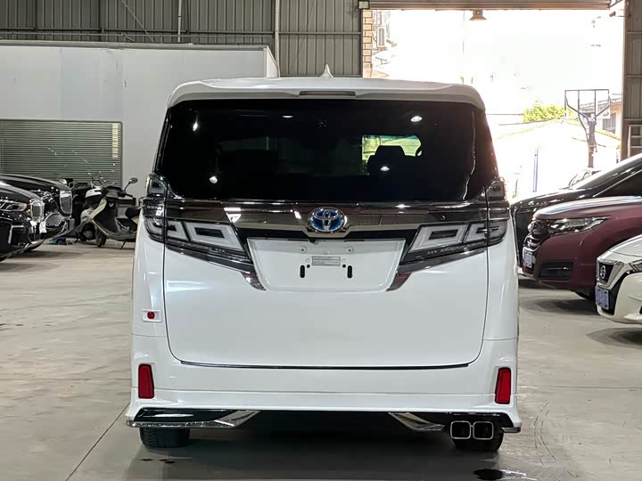 Фото 10 - Toyota Vellfire