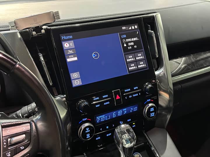 Фото 5 - Toyota Vellfire