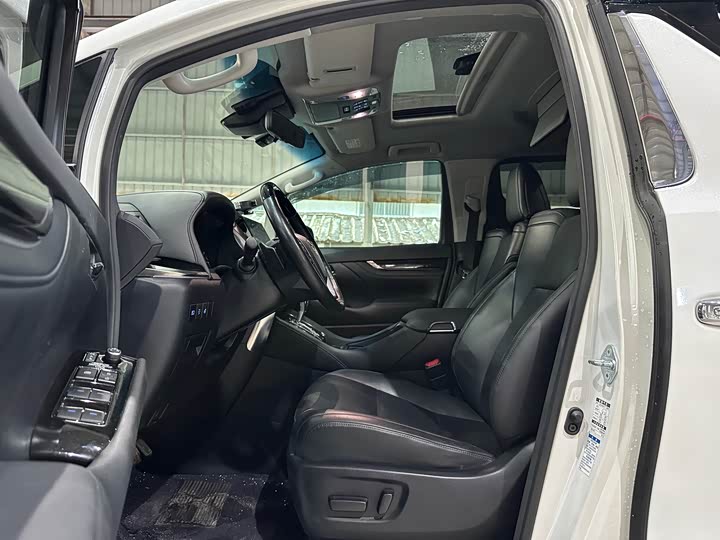 Фото 7 - Toyota Vellfire