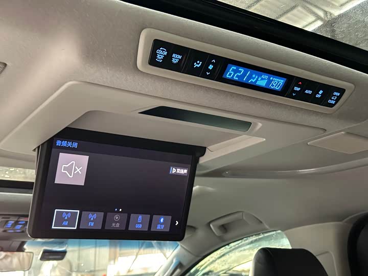 Фото 9 - Toyota Vellfire