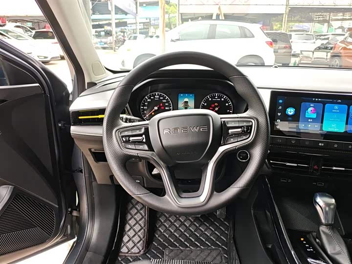 Фото 11 - Roewe i5