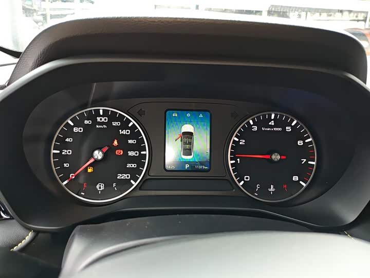 Фото 12 - Roewe i5