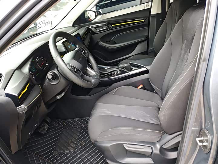 Фото 15 - Roewe i5