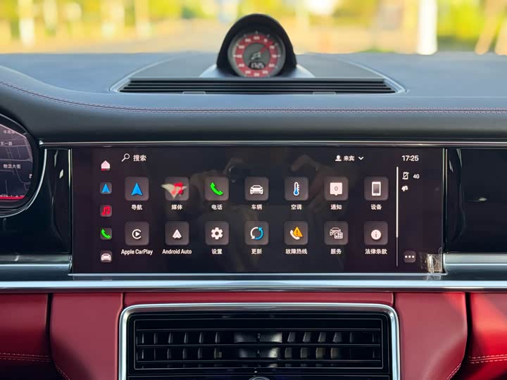 Фото 21 - Porsche Panamera