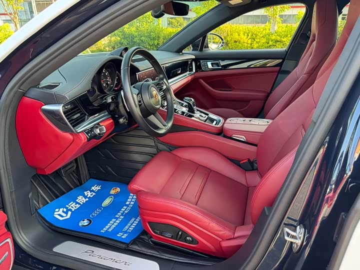 Фото 26 - Porsche Panamera