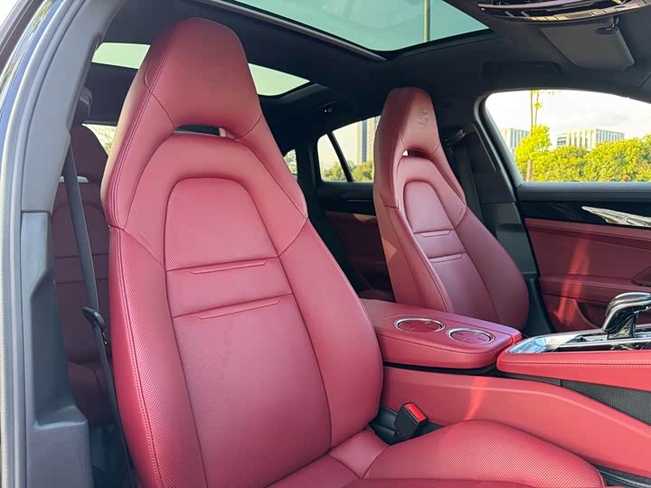 Фото 27 - Porsche Panamera