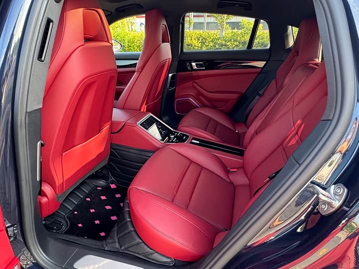 Фото 28 - Porsche Panamera