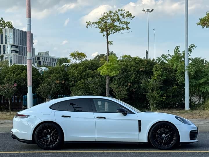 Фото 4 - Porsche Panamera