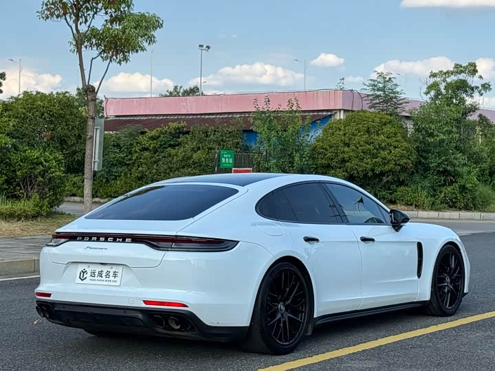 Фото 5 - Porsche Panamera