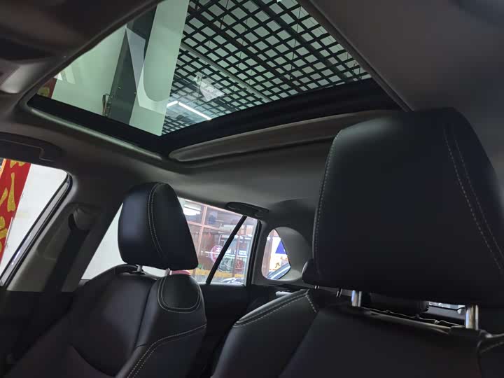 Фото 11 - Toyota RAV4