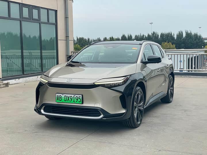 Фото 1 - Toyota bZ4X