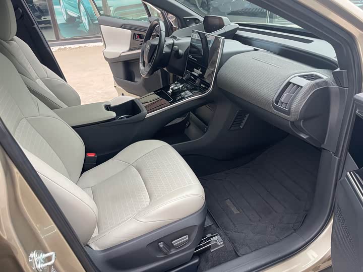 Фото 11 - Toyota bZ4X