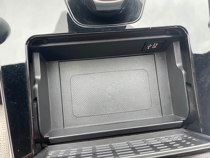 Фото 19 - Toyota bZ4X