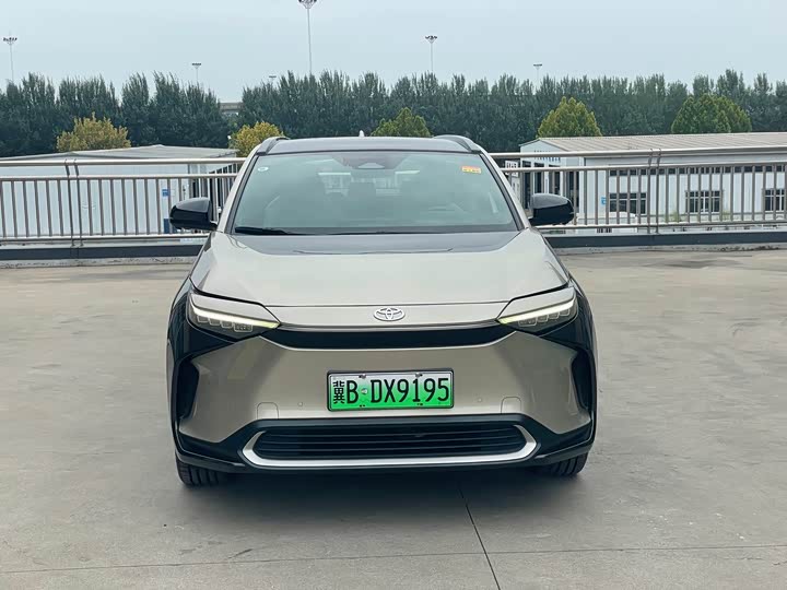 Фото 2 - Toyota bZ4X