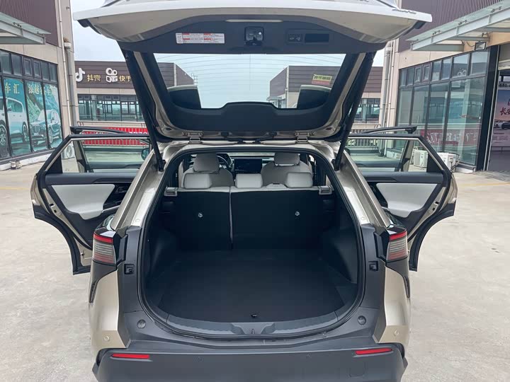 Фото 22 - Toyota bZ4X