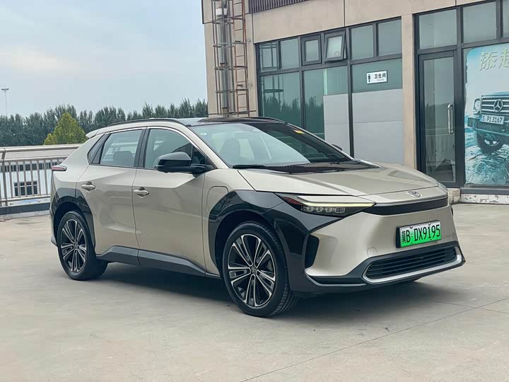 Фото 3 - Toyota bZ4X