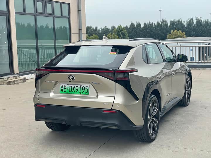 Фото 6 - Toyota bZ4X