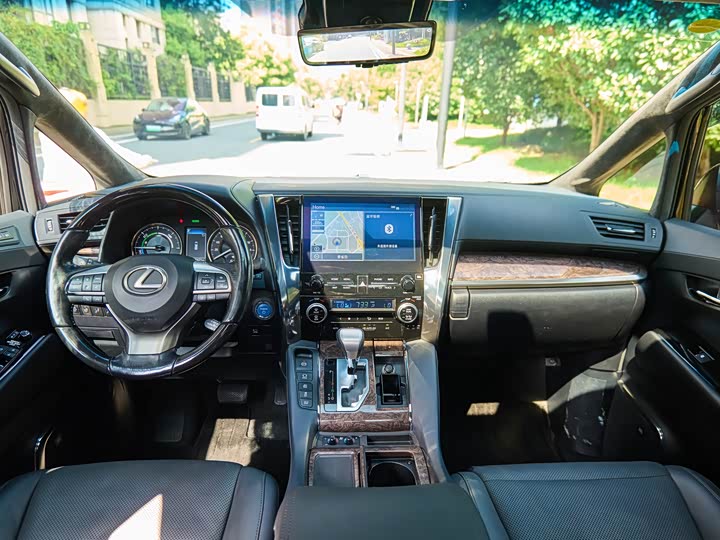 Фото 12 - Toyota Vellfire