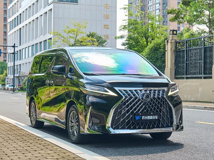 Фото 3 - Toyota Vellfire