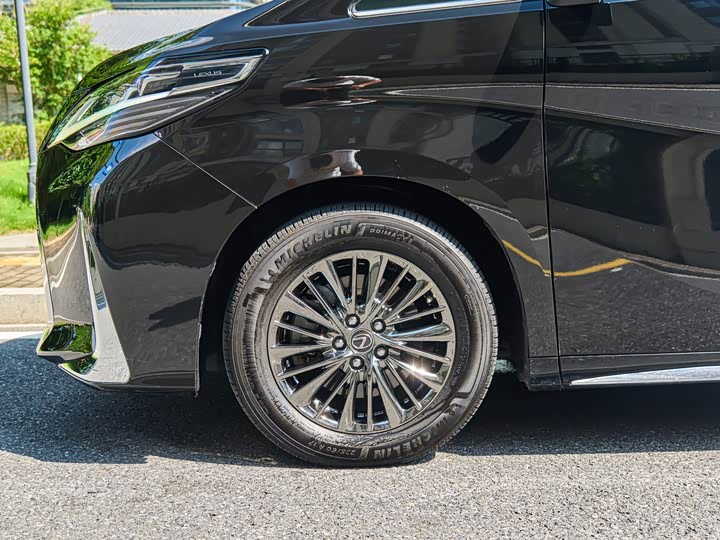 Фото 4 - Toyota Vellfire