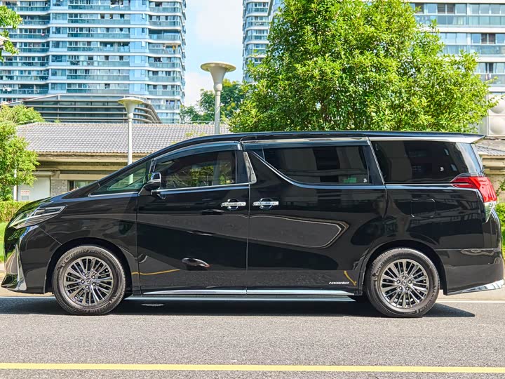 Фото 6 - Toyota Vellfire