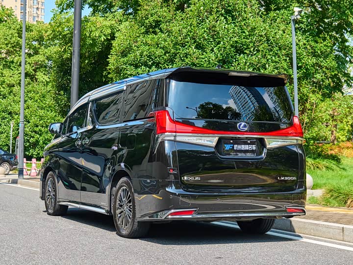 Фото 7 - Toyota Vellfire