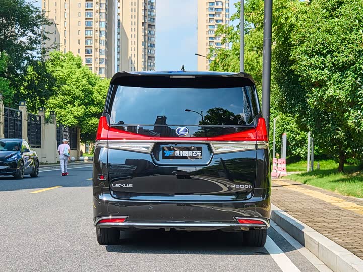 Фото 8 - Toyota Vellfire