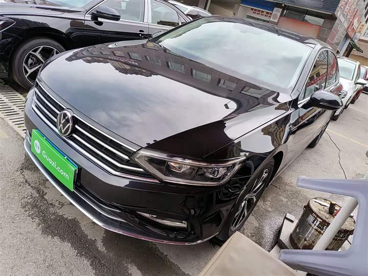 Фото 1 - Volkswagen Magotan