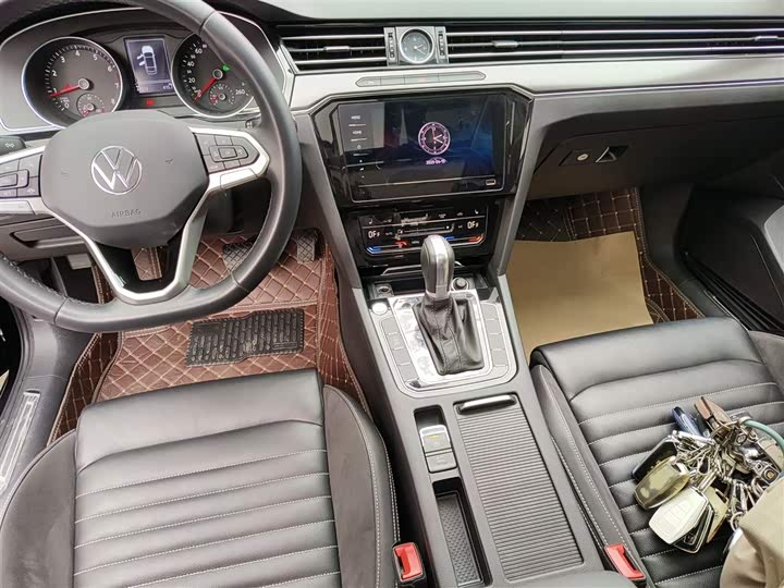 Фото 13 - Volkswagen Magotan