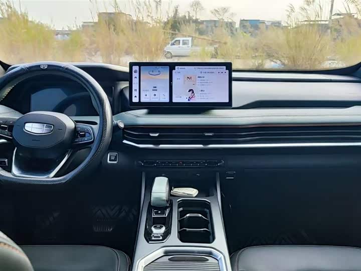 Geely Okavango L 2023 2023款 2.0T DCT尊贵型