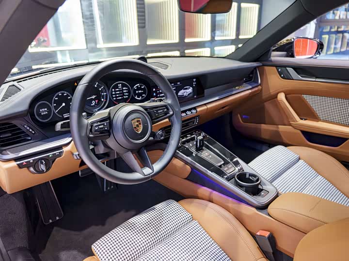 Фото 12 - Porsche 911